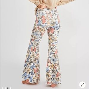 FREE PEOPLE WOMEN'S MULTICOLORED BUTTERFLY JUST FLOAT ON FLARE JEANS WOMEN'S 26